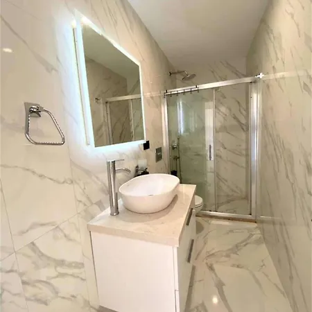 Located 3 Km From The Center Of بيت للعطل *