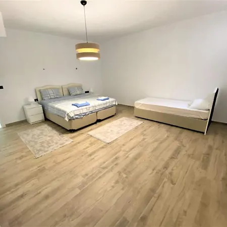 Located 3 Km From The Center Of Дом отдыха *