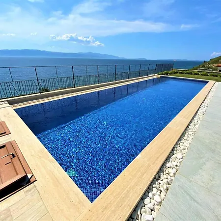 Located 3 Km From The Center Of Кешме